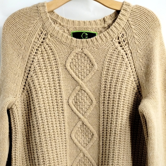 C. Wonder Sweater Camel Chunky Crew Neck‎ Cable Knit Tan - Picture 2 of 10